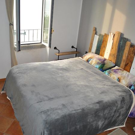 White Garden - Apartment With Access To The Lake ليرنا المظهر الخارجي الصورة