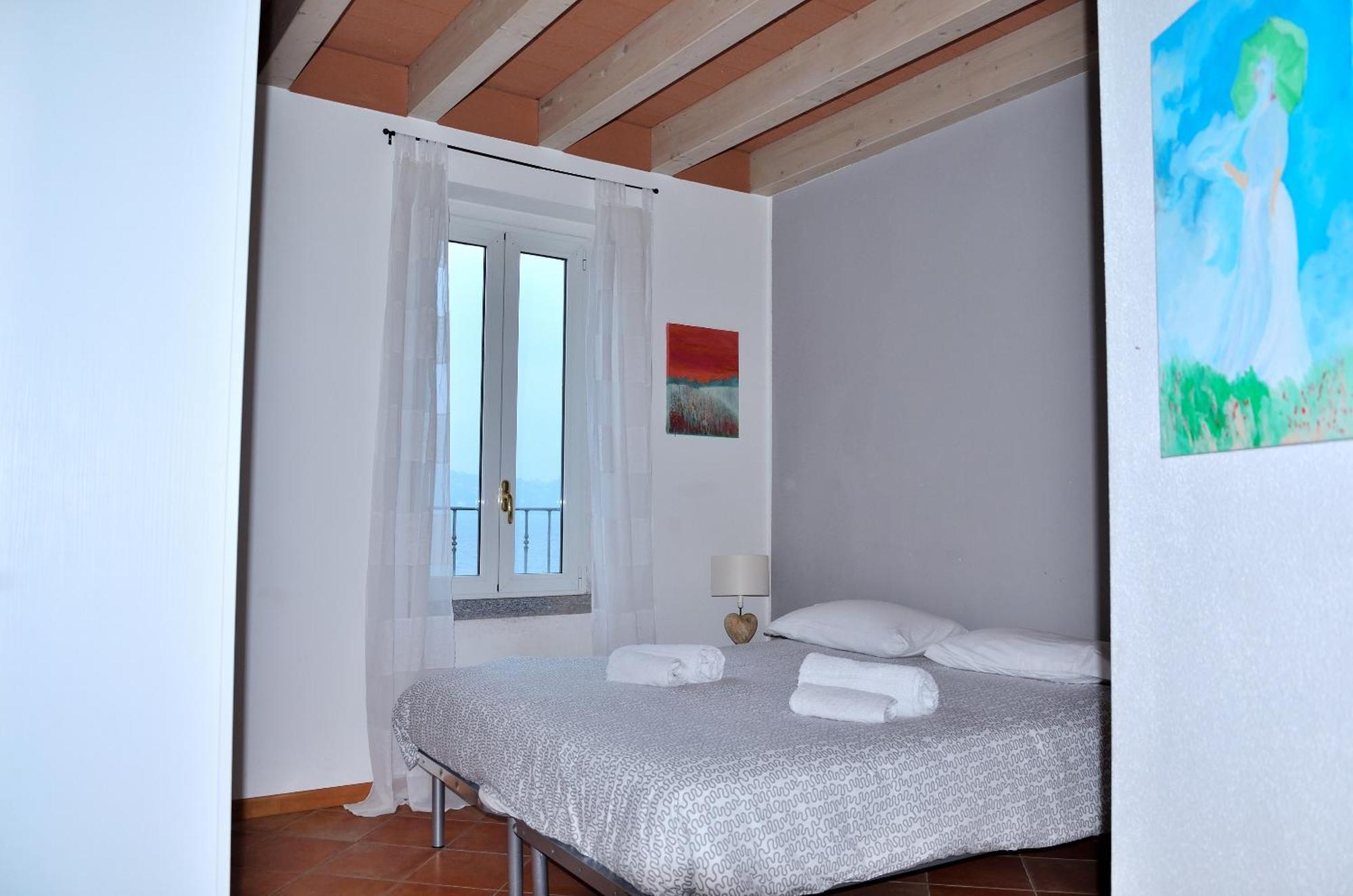 White Garden - Apartment With Access To The Lake ليرنا المظهر الخارجي الصورة