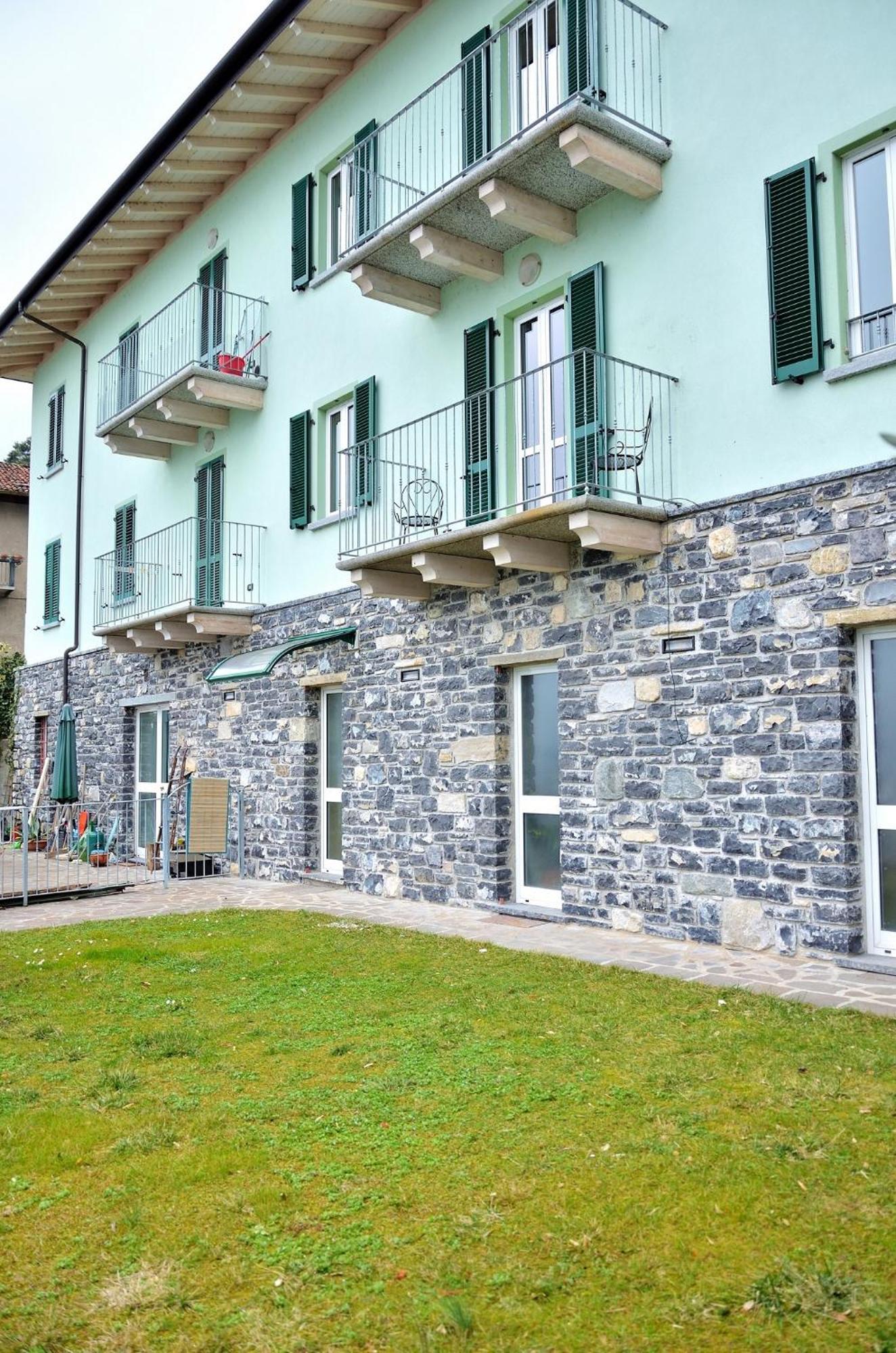 White Garden - Apartment With Access To The Lake ليرنا المظهر الخارجي الصورة