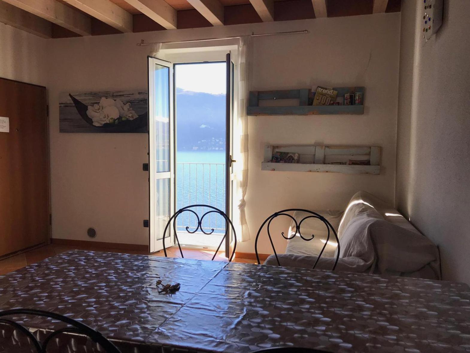 White Garden - Apartment With Access To The Lake ليرنا المظهر الخارجي الصورة